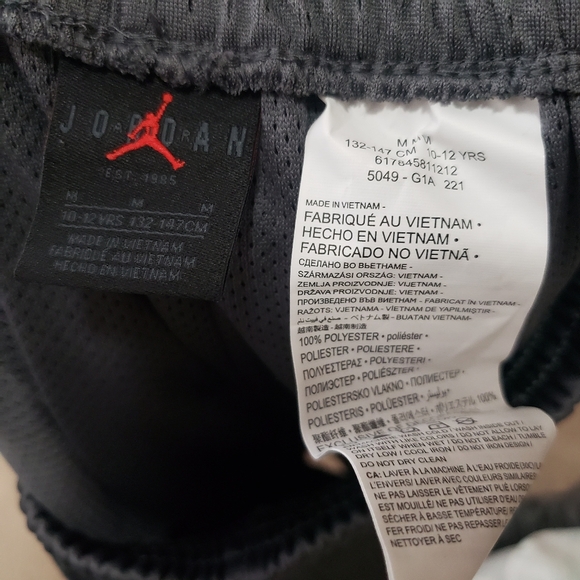 Nike Jordan boy's mesh basketball shorts medium NWT - Picture 2 of 5